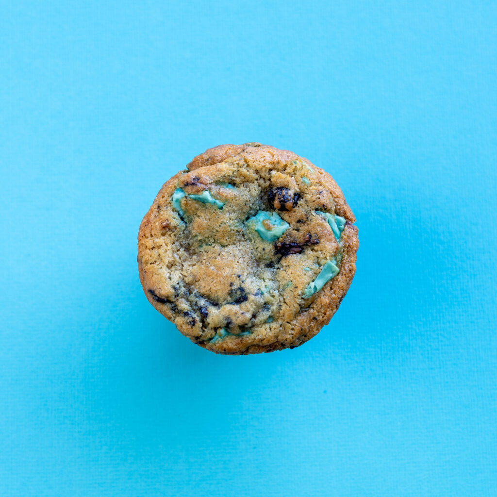 Een Berry Baby koekje in de blauwe versie