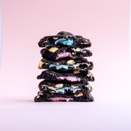 Genderreveal koeken opgestapeld