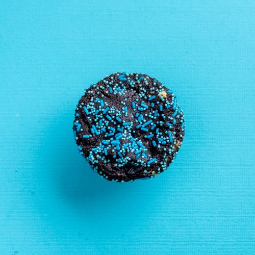 Cookies & Cream baby koekje in de blauwe versie.